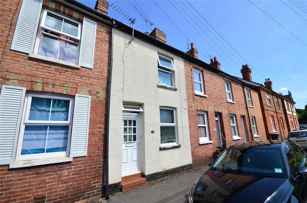 East Grinstead, West Sussex, RH19 3 bed terraced house for sale £280,000