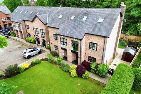 4 bedroom townhouse for sale, Hollins Square, Bury, BL9