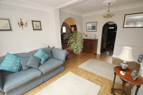49 Whitecroft Way, Beckenham, BR3 3AQ