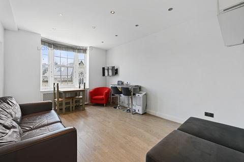 Studio to rent, Princess Court, Queensway, Bayswater, W2