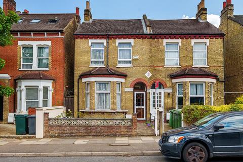 38 Maple Road, London, SE20 8HE