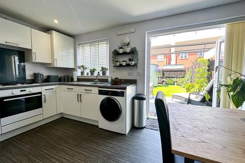 25 Beacon Close, Bathpool, Taunton, TA2 8FS