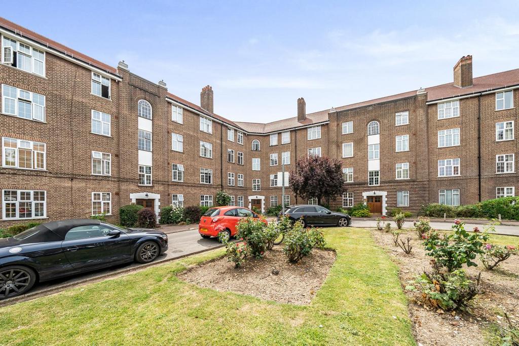 Birkenhead Avenue, Kingston upon Thames 2 bed flat for sale £345,000