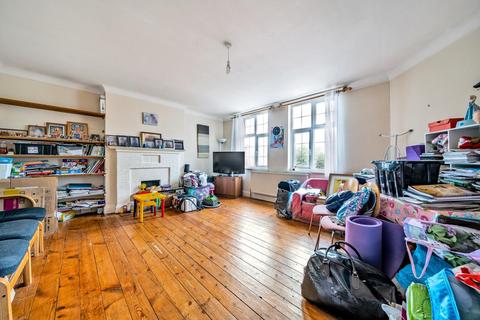 2 bedroom flat for sale, Birkenhead Avenue, Kingston upon Thames