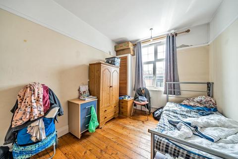 2 bedroom flat for sale, Birkenhead Avenue, Kingston upon Thames