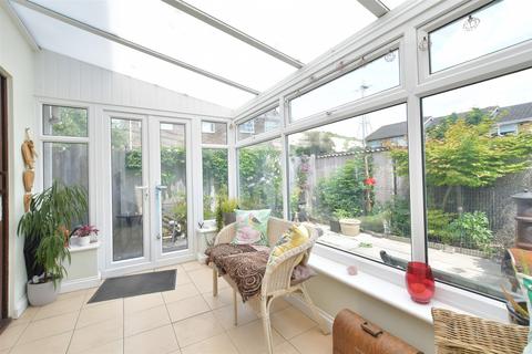 10 Chalkpit Road, Portsmouth, PO6 4EX