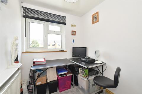 10 Chalkpit Road, Portsmouth, PO6 4EX