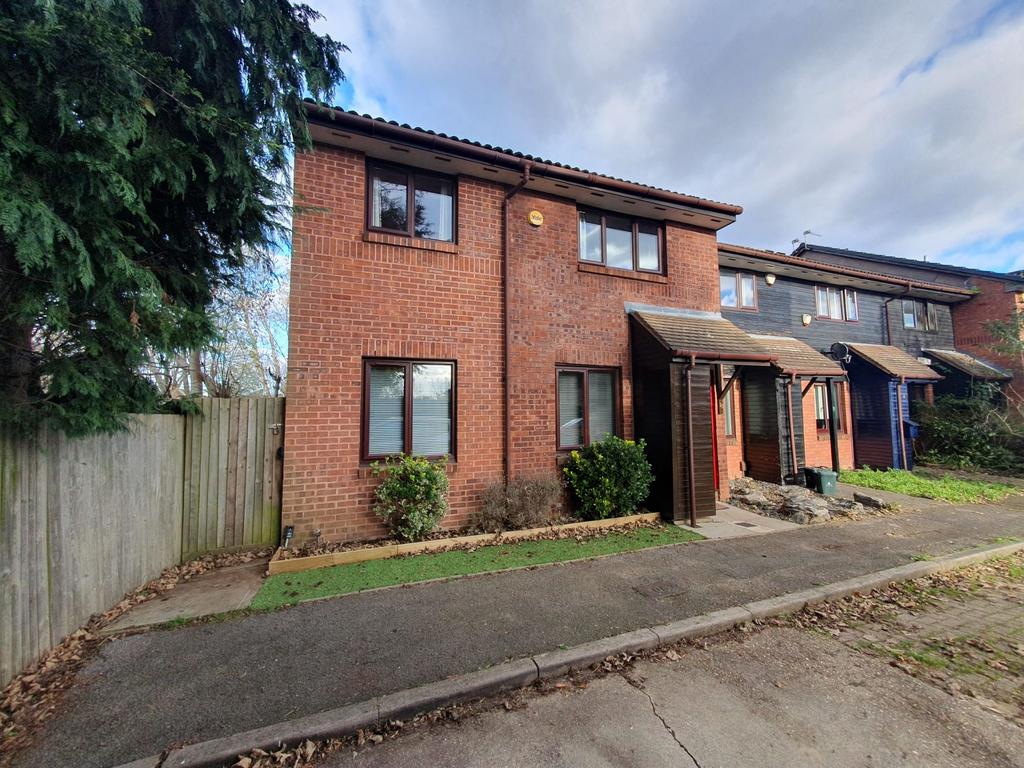 Allonby Drive, Ruislip, HA4 4 bed end of terrace house for sale £590,000