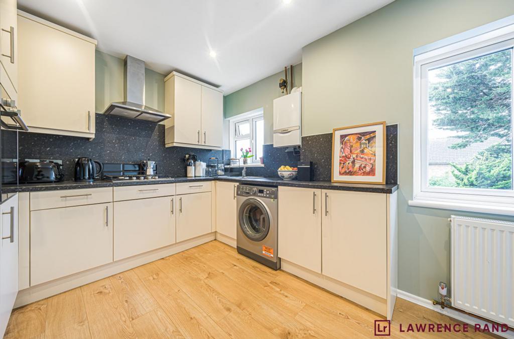 Diamond Road, Ruislip, HA4 2 bed property for sale £379,500