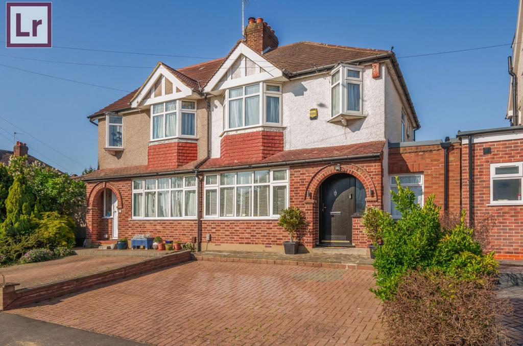 Royal Crescent, Ruislip, HA4 3 bed semidetached house for sale £650,000
