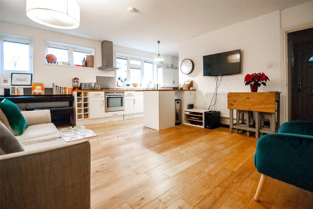 Rhyl Street, London, NW5 2 bed apartment to rent £1,900 pcm (£438 pw)