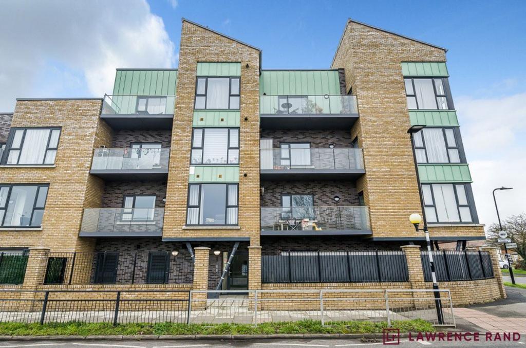 Eastcote Lane, Northolt, UB5 2 bed property for sale £98,750