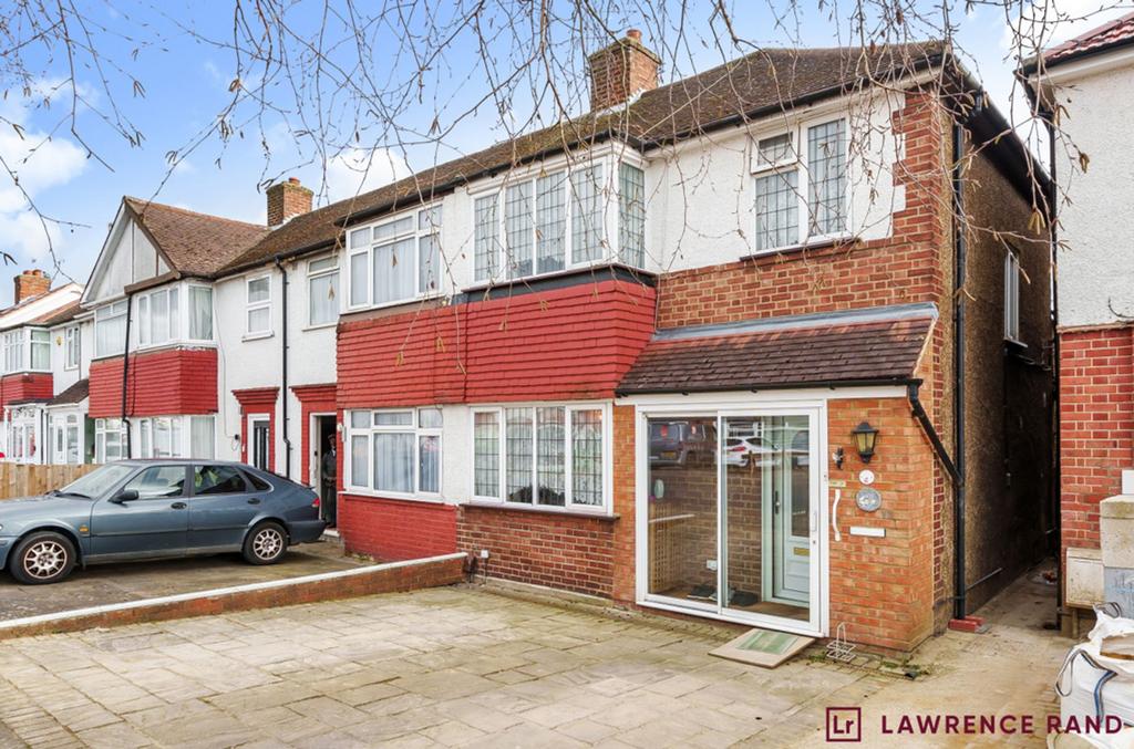 Bedford Road, Ruislip, HA4 2 bed property for sale £525,000