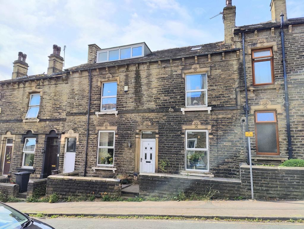 High Street, Brighouse HD6 4 bed terraced house for sale £185,000