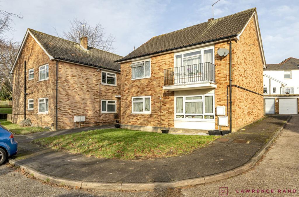 Farmlands, Pinner, HA5 2 bed flat £350,000