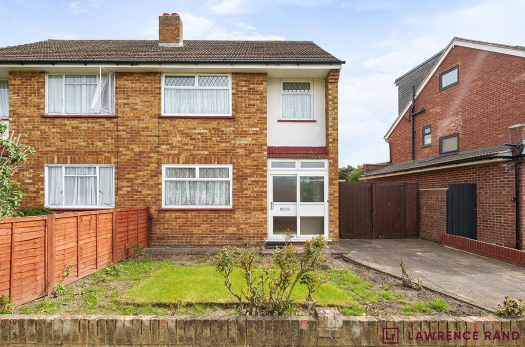 Hawtrey Avenue, Northolt, UB5 3 bed property for sale £530,000