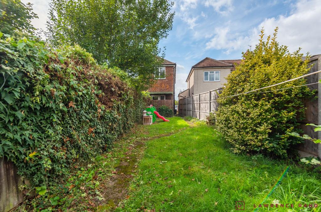 Beverley Road, Ruislip, HA4 2 bed property for sale £375,000