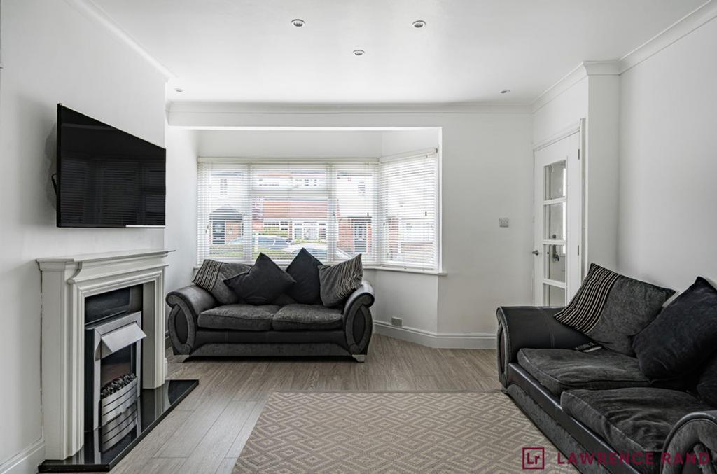 Linden Avenue, Ruislip, HA4 2 bed property for sale £539,000