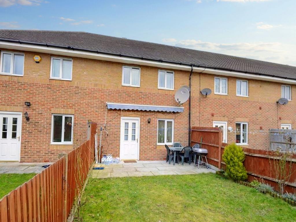 Carmichael Close, Ruislip, HA4 4 bed end of terrace house £2,500 pcm
