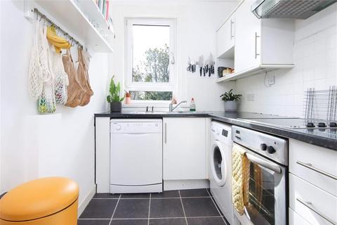 2/6 Loganlea Road, Edinburgh, EH7 6NJ