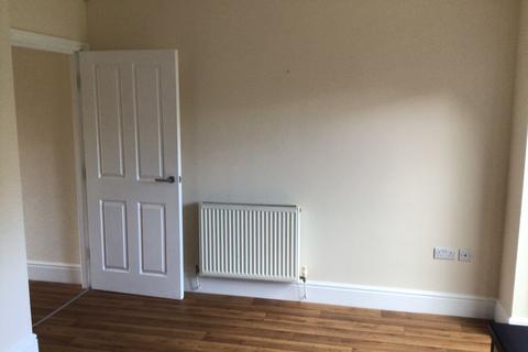 4 bedroom semi-detached house to rent, The Villas, Lynfield Gardens, SCHOLES LS15