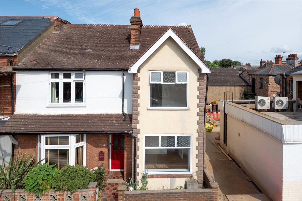 Sandfield Road, St. Albans, Hertfordshire 2 bed end of terrace house to