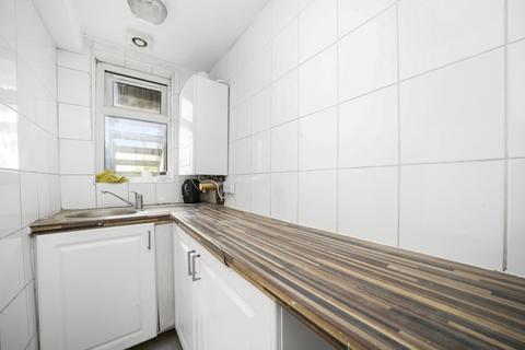 2 bedroom apartment to rent, Cambridge Heath Road, London, E2