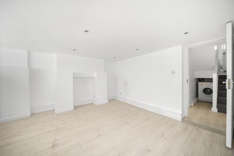 2 bedroom apartment to rent, Cambridge Heath Road, London, E2