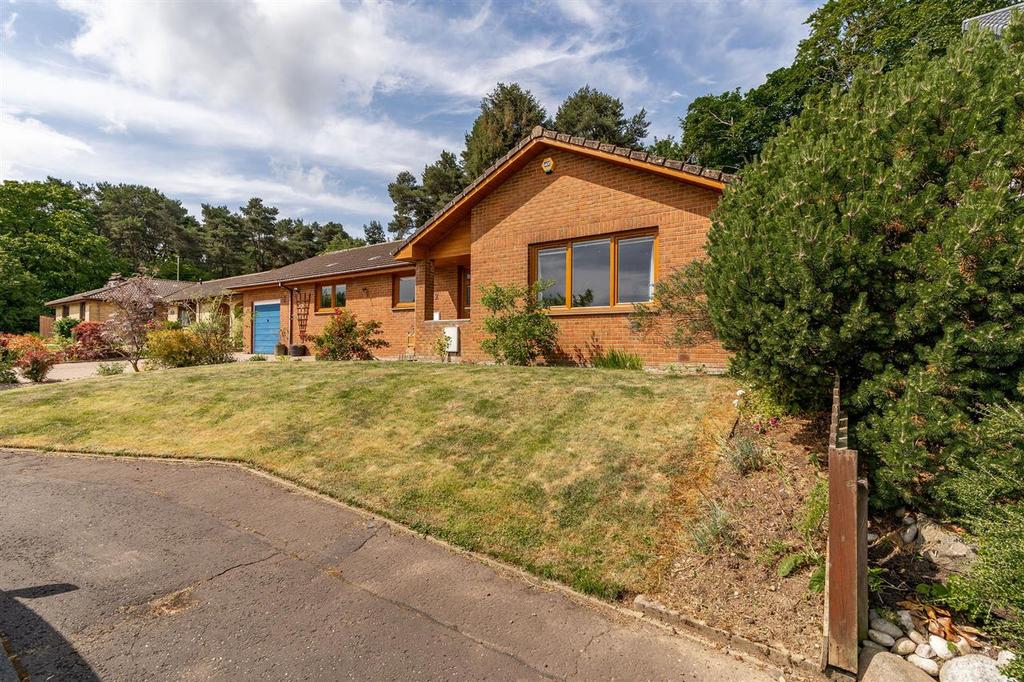 Duncan Green, Livingston 4 bed bungalow for sale £370,000