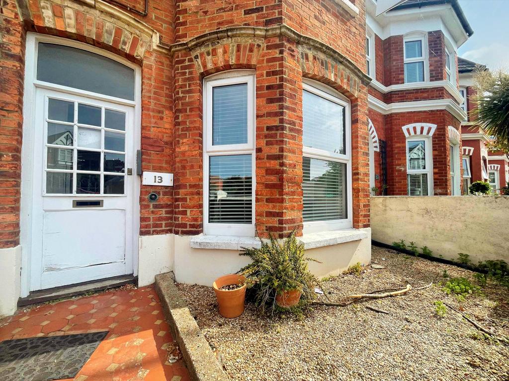 Bedfordwell Road, Eastbourne BN22 1 bed ground floor flat £875 pcm (£202 pw)
