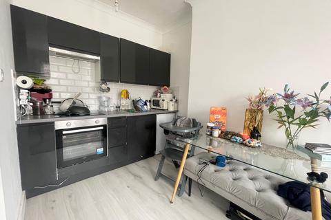 1 bedroom ground floor flat to rent, Bedfordwell Road, Eastbourne BN22