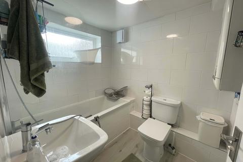 1 bedroom ground floor flat to rent, Bedfordwell Road, Eastbourne BN22
