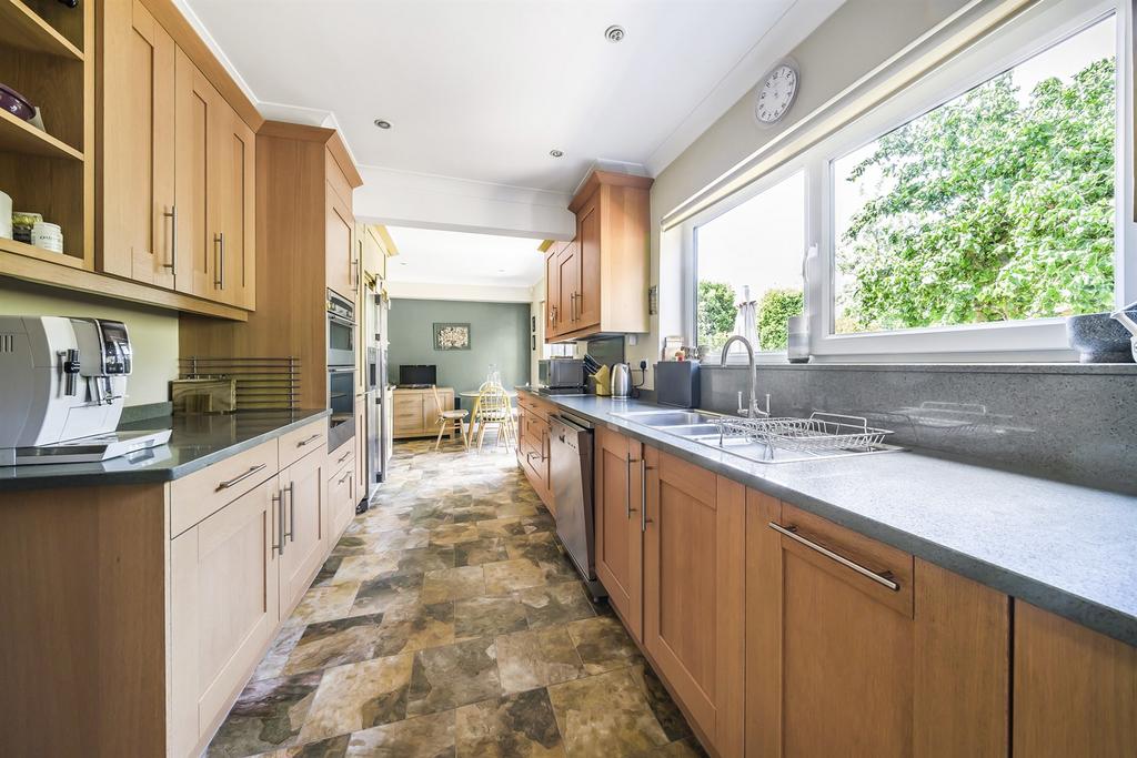 Kitchen/Breakfast Ro