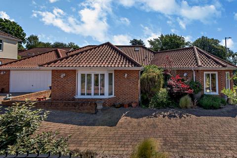 2 bedroom bungalow for sale - St Andrews Avenue, Thorpe St Andrew, Norwich, Norfolk