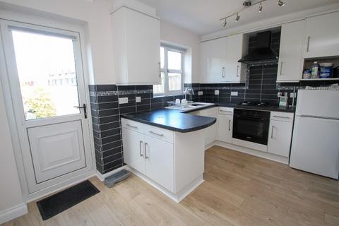 2 bedroom terraced house to rent, Meadow Lane, Southampton