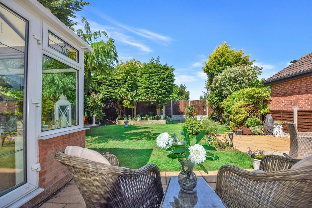 Lea Cross Grove, Parklands, Widnes 4 bed detached house for sale £350,000