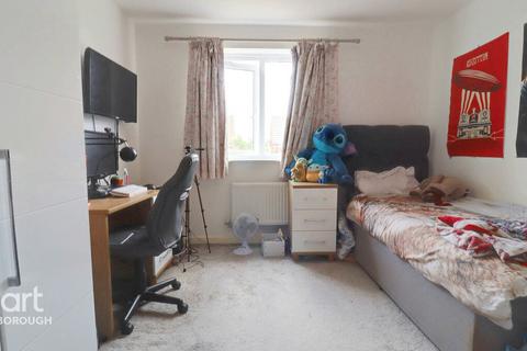 21 Barnsdale Drive, Hampton Gardens, Peterborough, PE7 8LD