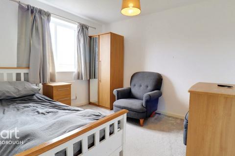21 Barnsdale Drive, Hampton Gardens, Peterborough, PE7 8LD