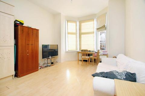 1 bedroom flat to rent, Gordon Road, London, W5