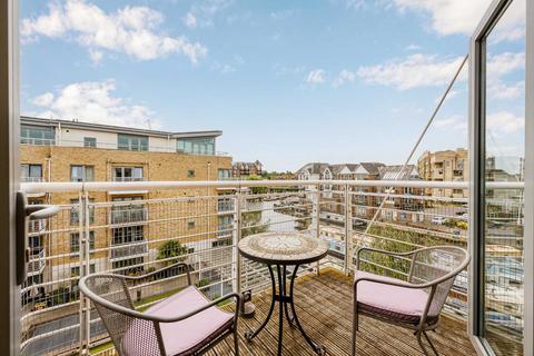 1 bedroom apartment for sale, Moorings House, Tallow Road, `The Island`, Brentford