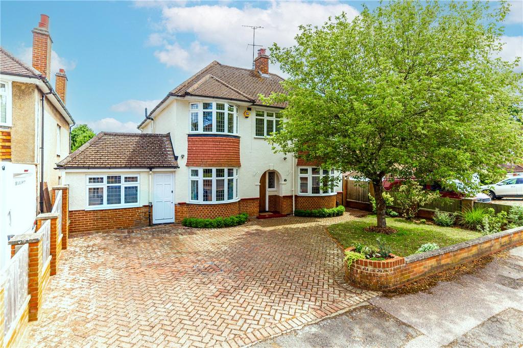 Hitchin, Hertfordshire SG5 5 bed detached house for sale £1,075,000