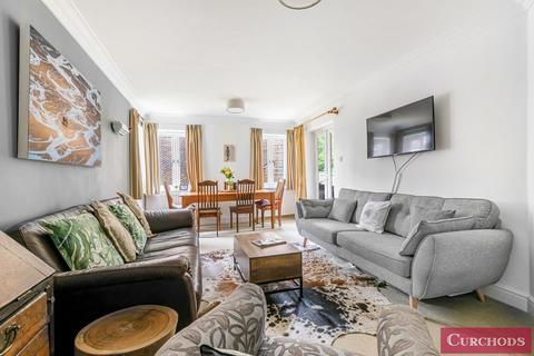 2 bedroom flat to rent, St. Nicholas Crescent, Pyrford, Woking, GU22