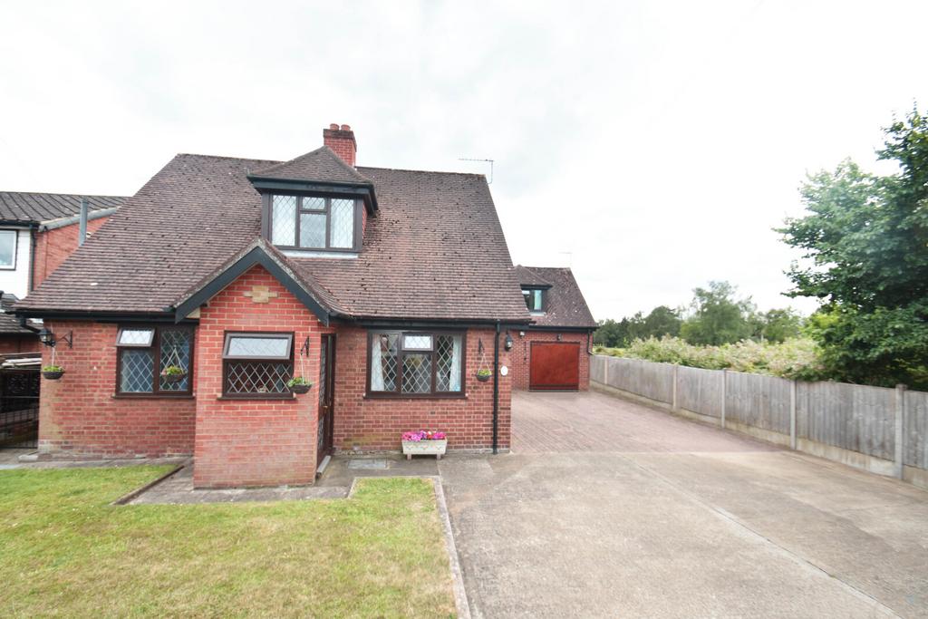 Plough Lane, Stoke Poges, Buckinghamshire, SL2 3 bed detached house for