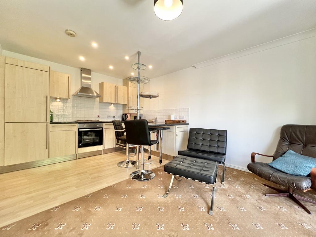 Fearnley Croft, Gomersal 2 bed apartment £695 pcm (£160 pw)