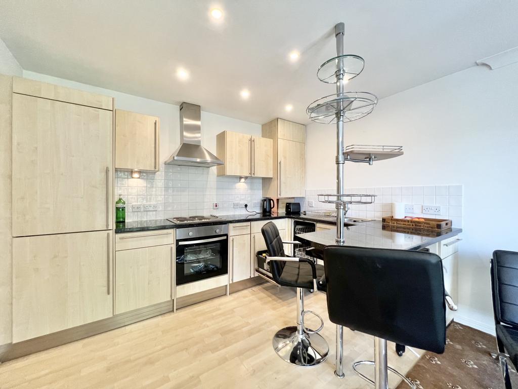 Fearnley Croft, Gomersal 2 bed apartment £695 pcm (£160 pw)