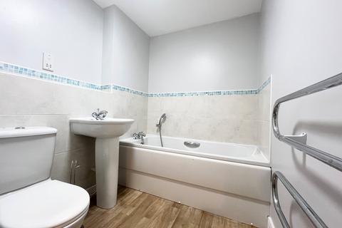 2 bedroom flat to rent, Waters Walk, Bradford, West Yorkshire, BD10