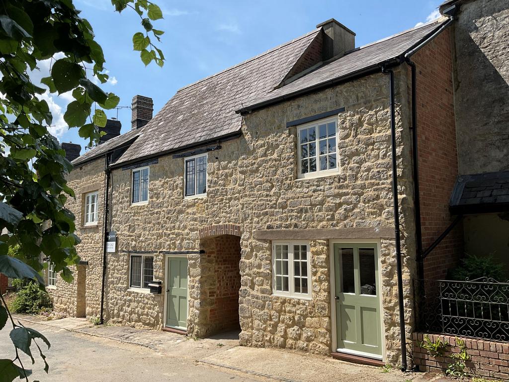 Chapel Lane, Whitfield, Brackley Northamptonshire NN13 5TF 3 bed cottage for sale £500,000