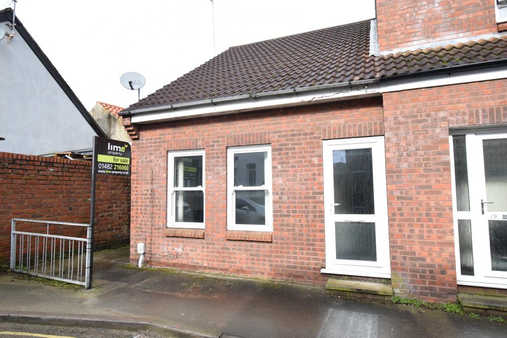 Grove Hill, Hessle, HU13 1 bed terraced house for sale £85,000