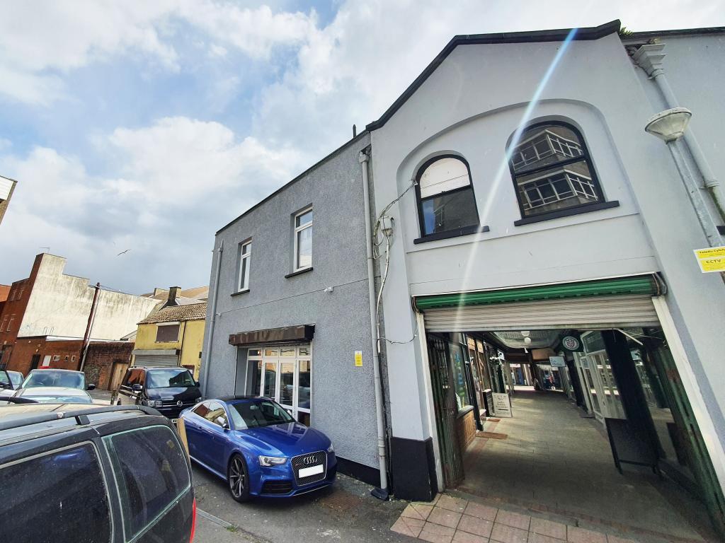 First Floor Office, 6 The Arcade, Llanelli Office to rent £300 pcm (£