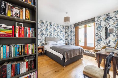 3 bedroom house to rent, Boyne Terrace Mews, Holland Park, London, W11